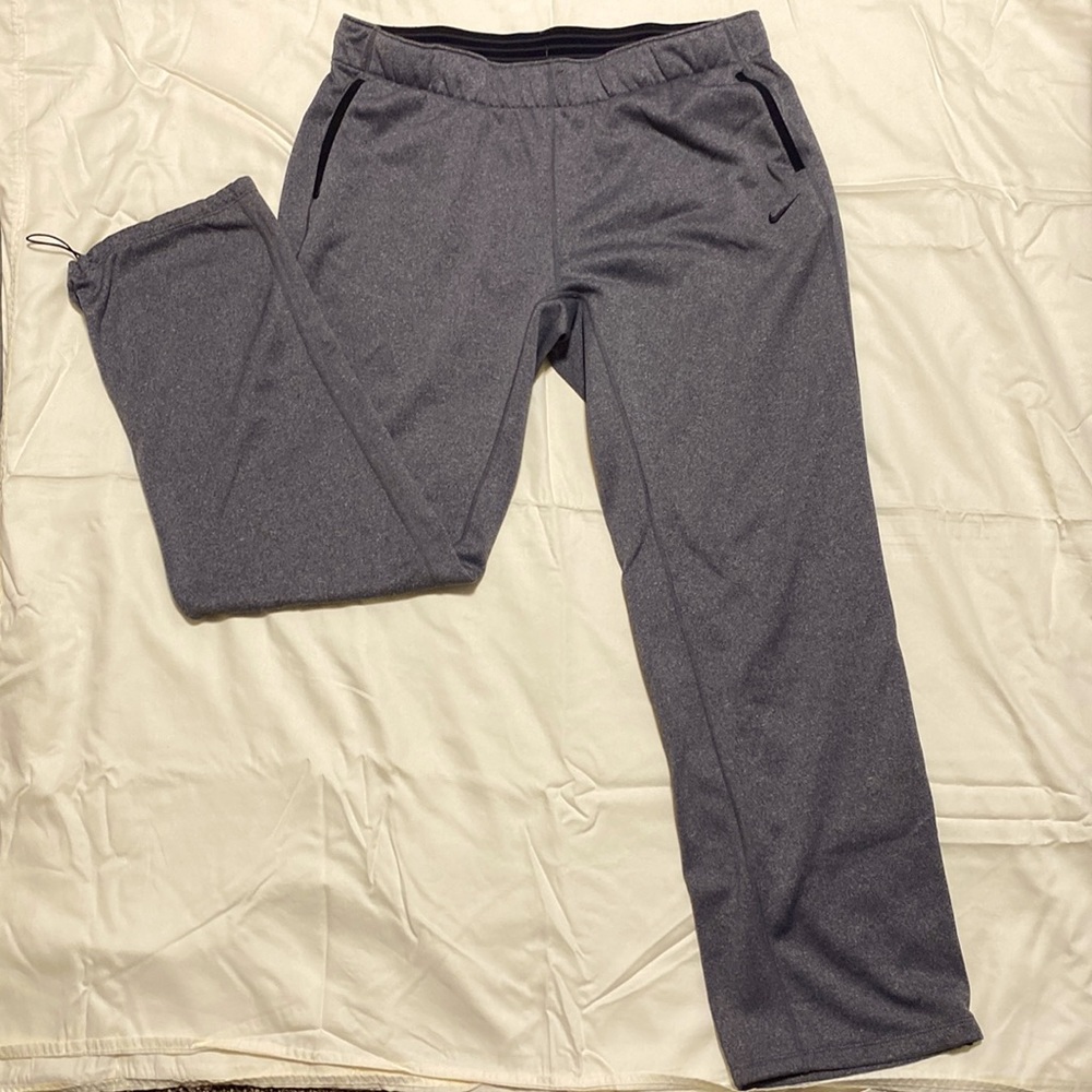 Comfiest Nike sweats grey and black 😍